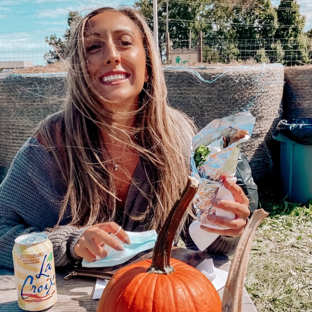 Meet your Posher, Lia